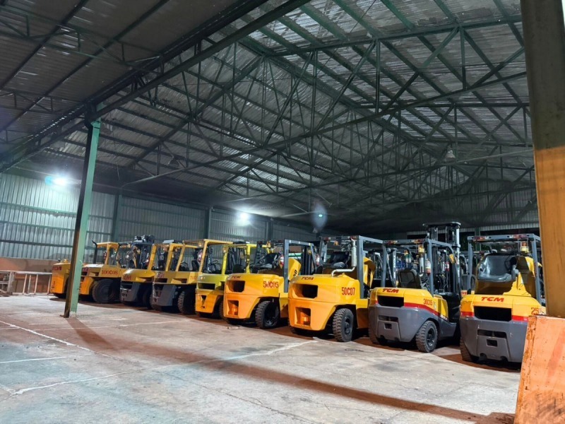 บริษัทเช่าโฟล์คลิฟท์พร้อมคนขับ